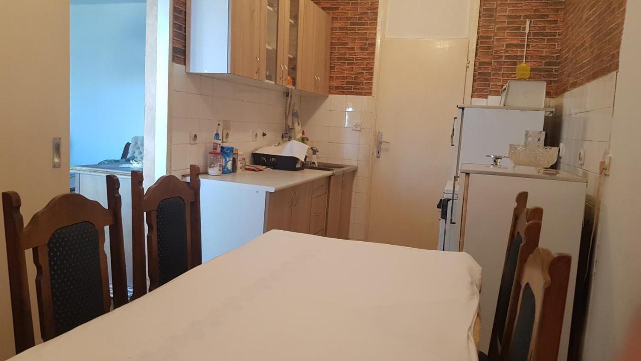 Baston Rent Apartment พอดโกริกา ภายนอก รูปภาพ