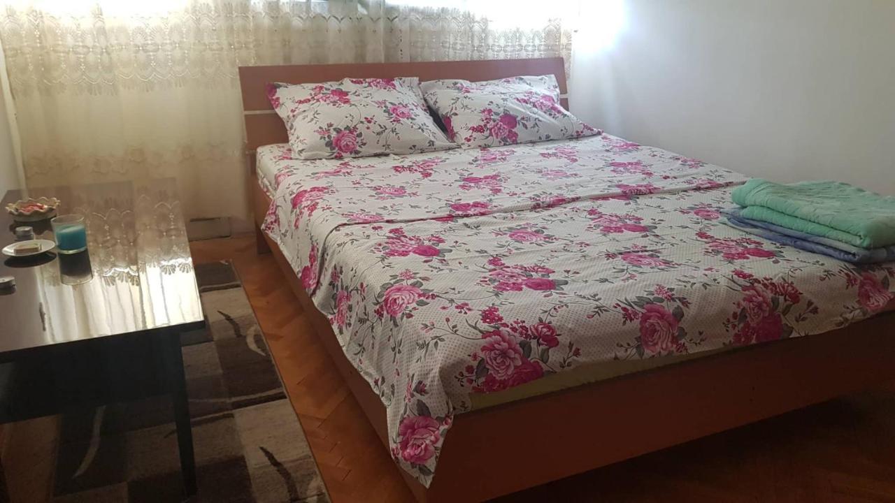 Baston Rent Apartment พอดโกริกา ภายนอก รูปภาพ